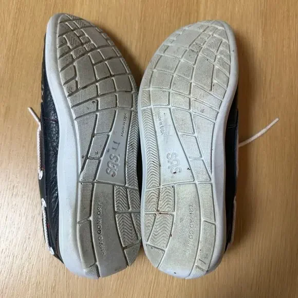 SASSize 7 Catalina Lace Up Boat Shoe Tripad Comfort Made in USA Navy